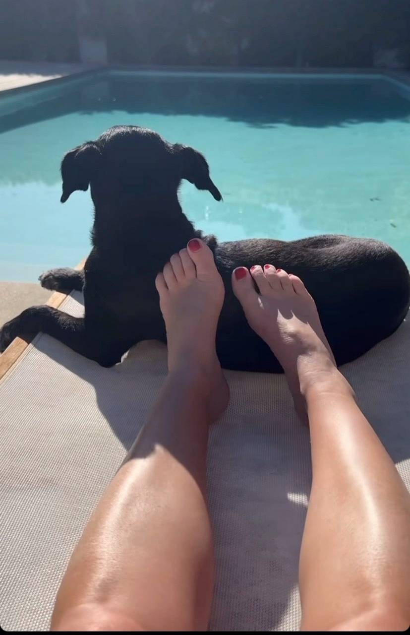 Angela Kinsey Feet